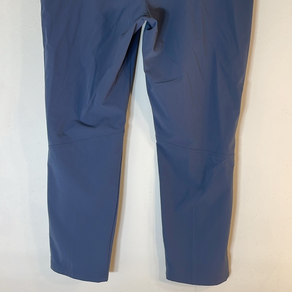 NWT. L. L. Bean 18 Slim Leg Stretch Outdoor Explore Pants. - Picture 11 of 11
